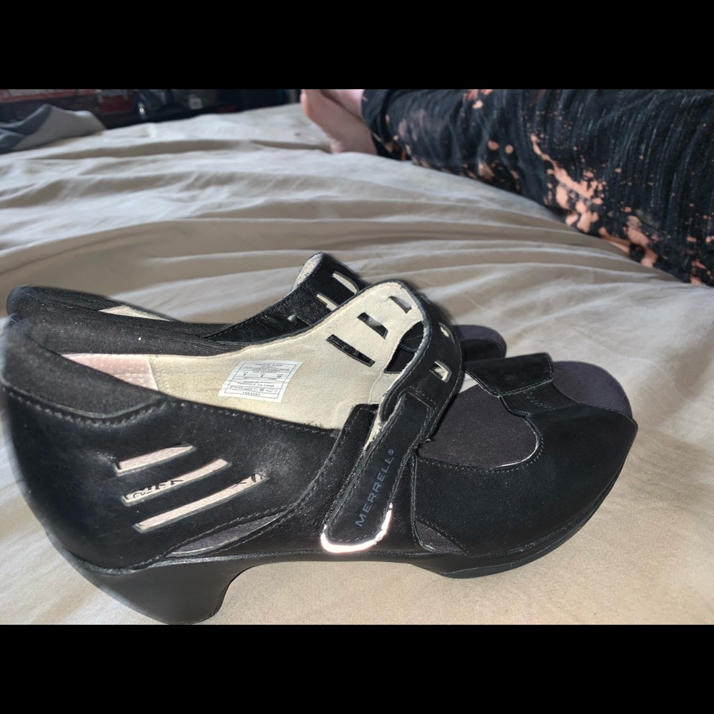 Merrell size 8 - Picture 2 of 2